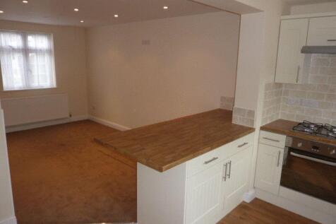 kitchen diner (angle 2)
