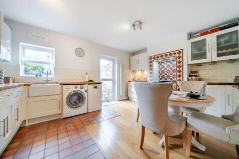 Kitchen diner angle 2