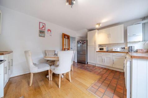 Kitchen diner angle 3