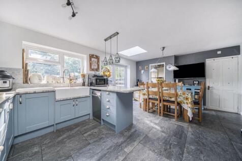 Kitchen diner angle 2