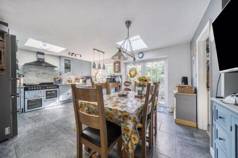 Kitchen diner angle 1