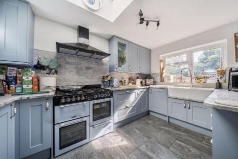 Kitchen diner angle 3