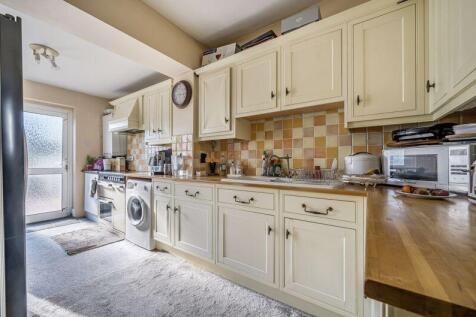 Kitchen breakfast room angle 2