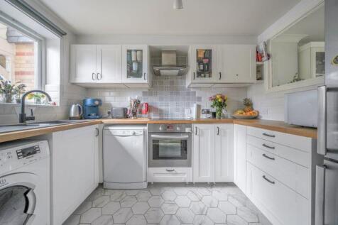 Kitchen shot 2
