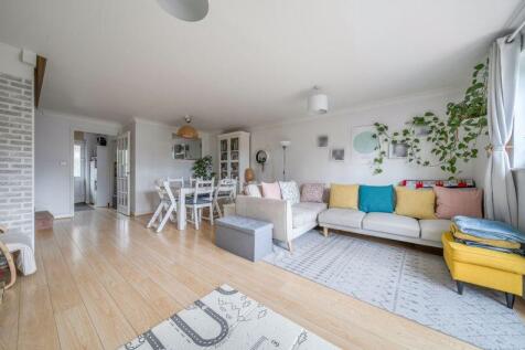 Lounge angle 2