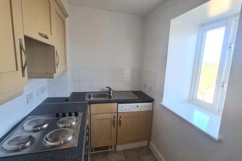 Kitchen angle 2