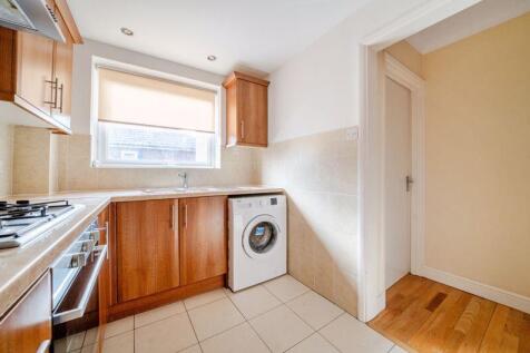 Kitchen angle 2