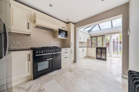 Kitchen diner angle 1