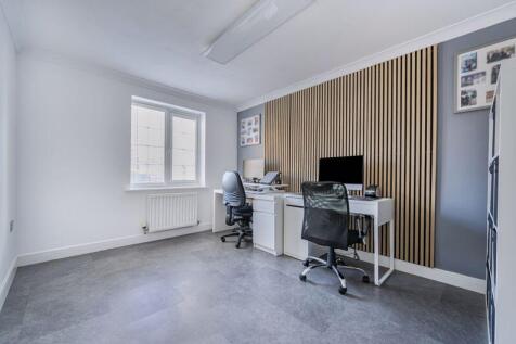 Dining room or bedroom 5