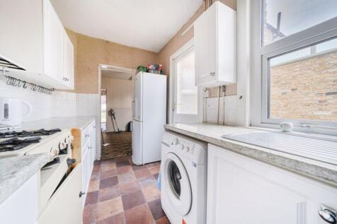 Kitchen angle 2