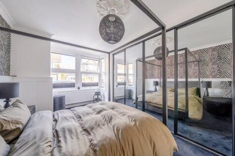 Bedroom 1 angle 3
