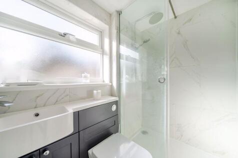Bathroom angle 2