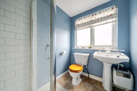 Top floor shower room