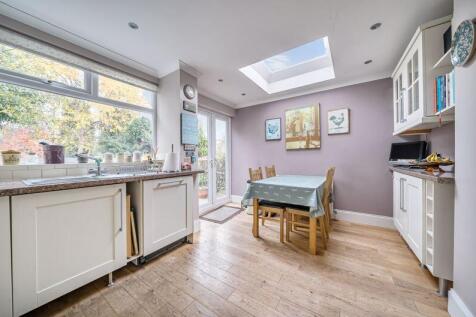 Kitchen diner angle 3