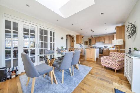 Kitchen diner angle 1