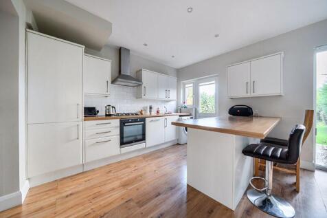 Kitchen diner angle 2