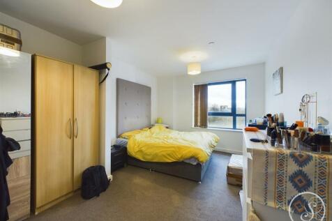 26 Skyline Bed 1