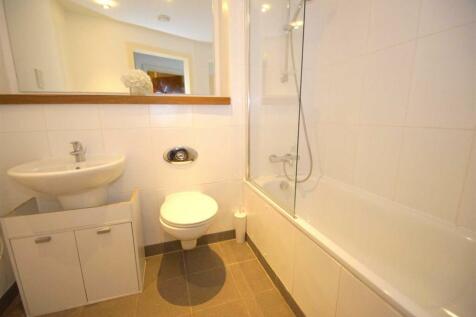 52 Skyline Bathroom