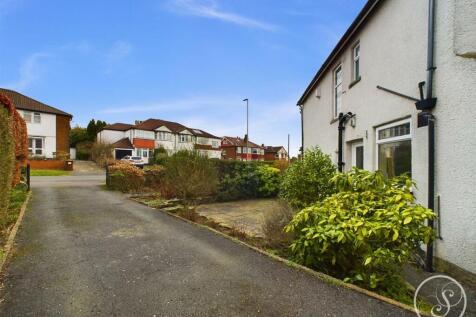 Side / Driveway