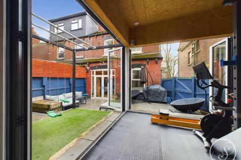 Gym/Garden Room Bifolds