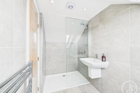 Bed 5 En-suite