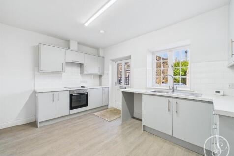 84leeds road kitchen .jpg