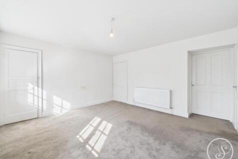 bedroom 84 .jpg