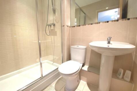 ensuite.jpg