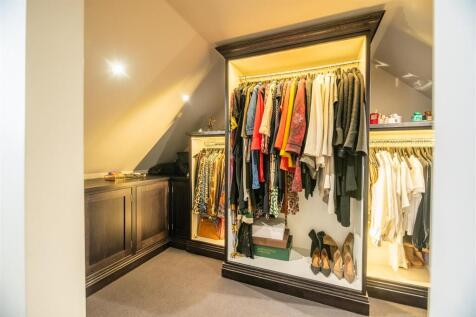 Walk in wardrobe