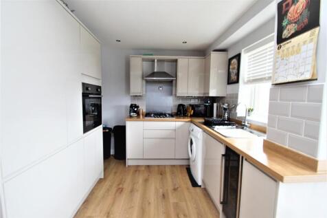 Kitchen 2.JPG