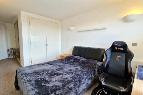 bed1.jpg