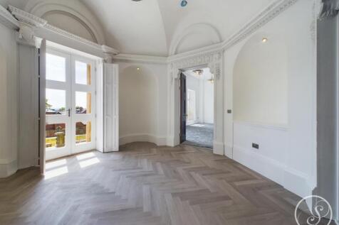 Entrance Hall / Study