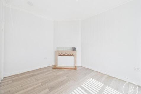 CAM02071G0-PR0672-STILL005.jpg
