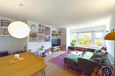 CAM02071G0-PR0404-STILL016.jpg