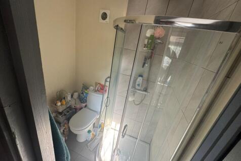 Ensuite Shower room