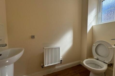 downstaits wc