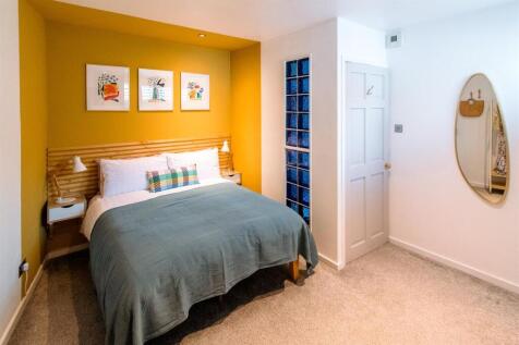 Flat 1 - web size-3.jpg
