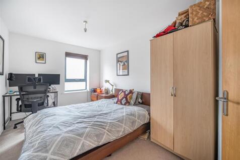 Bouverie bedroom 1.jpg