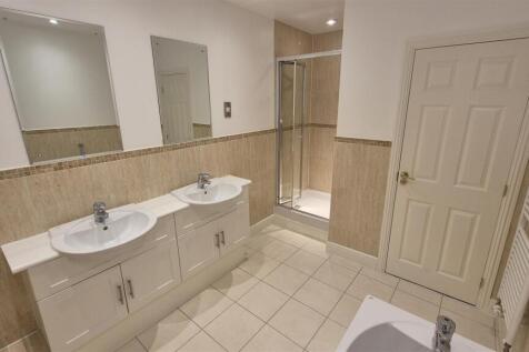 Master Ensuite