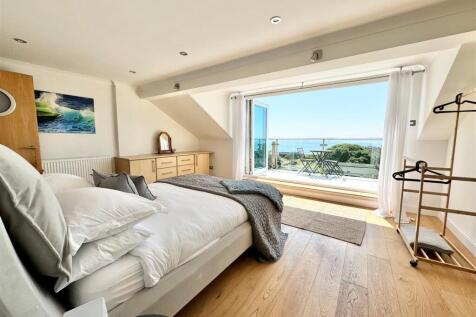 seaview apartment - bedroom.jpg