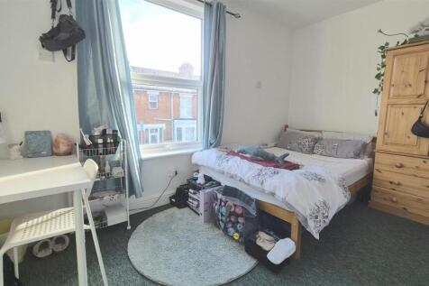 Upstairs Front Bedroom