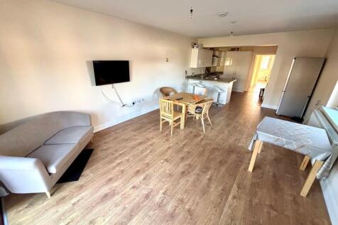 Open Plan Living Room/Kitchen