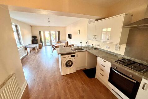 Open Plan Living Room/Kitchen