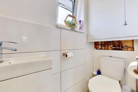 1st Floor Toilet