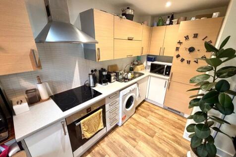 Open Plan Living Room &amp; Kitchen