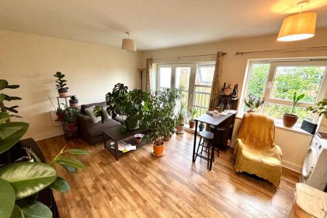 Open Plan Living Room &amp; Kitchen
