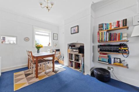 222 Holmesdale Road 7.jpg