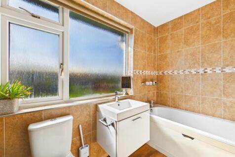 CAM01555G0-PR0167-STILL014.jpg