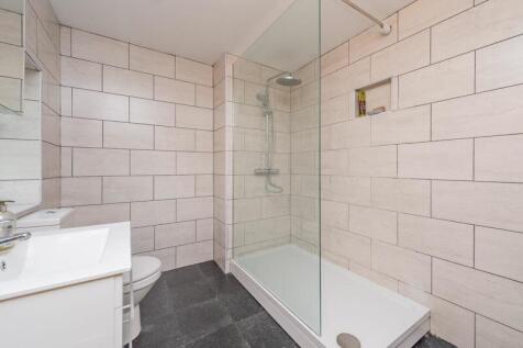 Bryn Daniel Master Ensuite