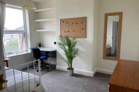 Bedroom Two (2)